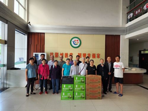 關(guān)愛老年弱勢群體 健康科普進(jìn)福利院 宜昌市伍家崗支社端午節(jié)慰問福利院老人