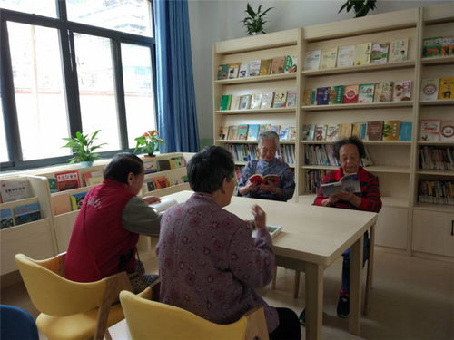 北海市圖書館為北海市社會福利院老人開展送書獻愛心活動