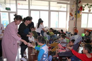 敬老助殘 三隆把月餅送到了敬老院和福利院