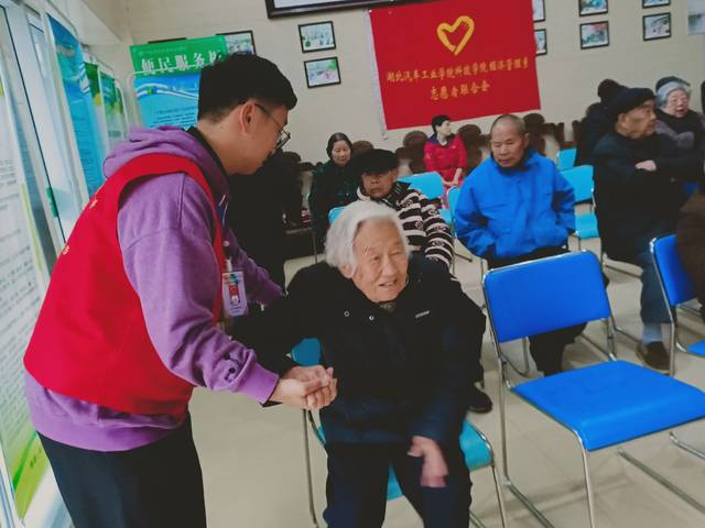 【情系感恩走訪福利院,志愿陪伴愛暖老人心】