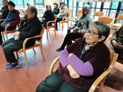 恒實(shí)動態(tài)華康 | 恒裕老年福利院開展深入學(xué)習(xí)貫徹黨的十九屆五中全會精神活動