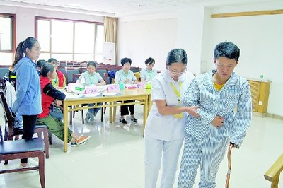 山西舉辦養老護理員職業技能賽 64名選手競展專業風采