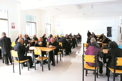 織牢兜底保障網——房縣民政局社會救助兜底保障工作側記